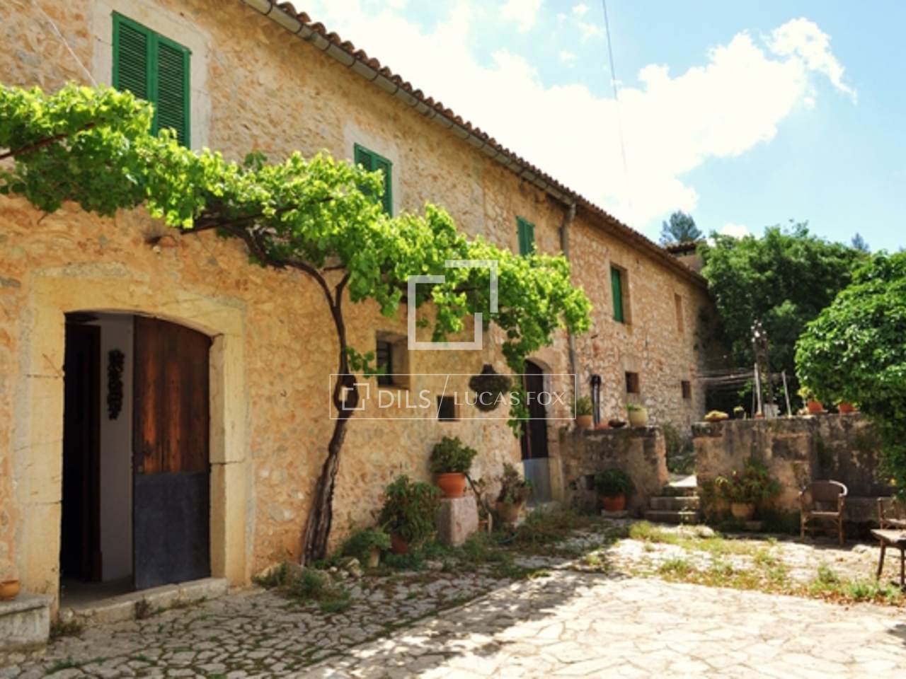 Beautiful country house for sale between Alaro and Lloseta