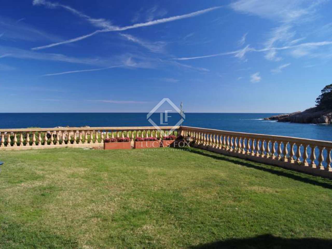 Unique first line Costa Brava property to buy