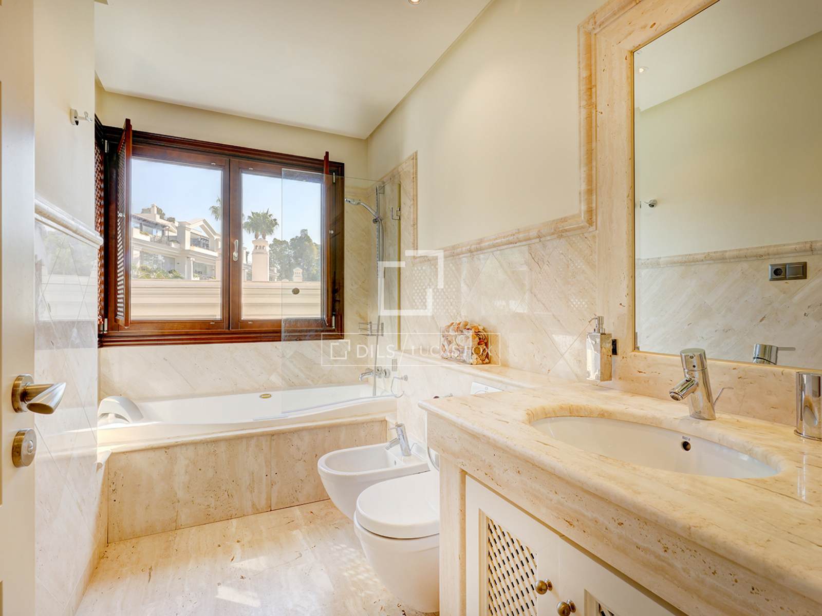 2 Bedrooms Apartment in Av. del Carmen