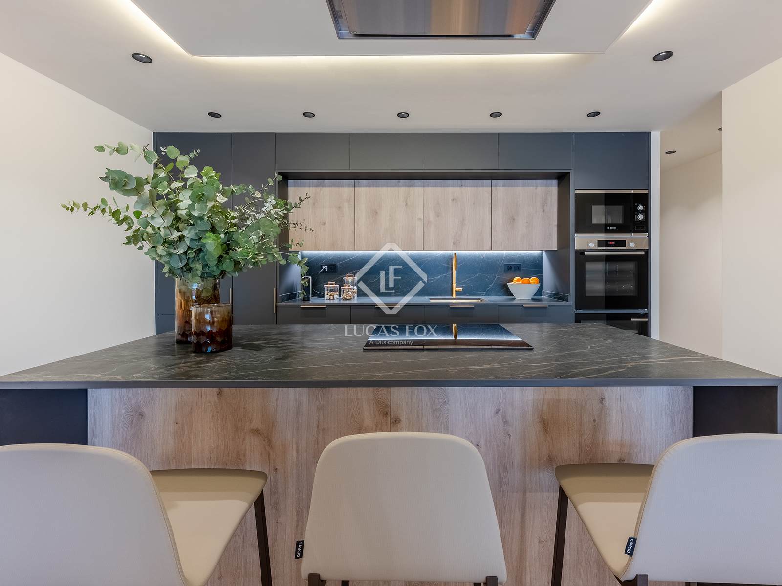 4 Bedrooms Apartment in Aribau