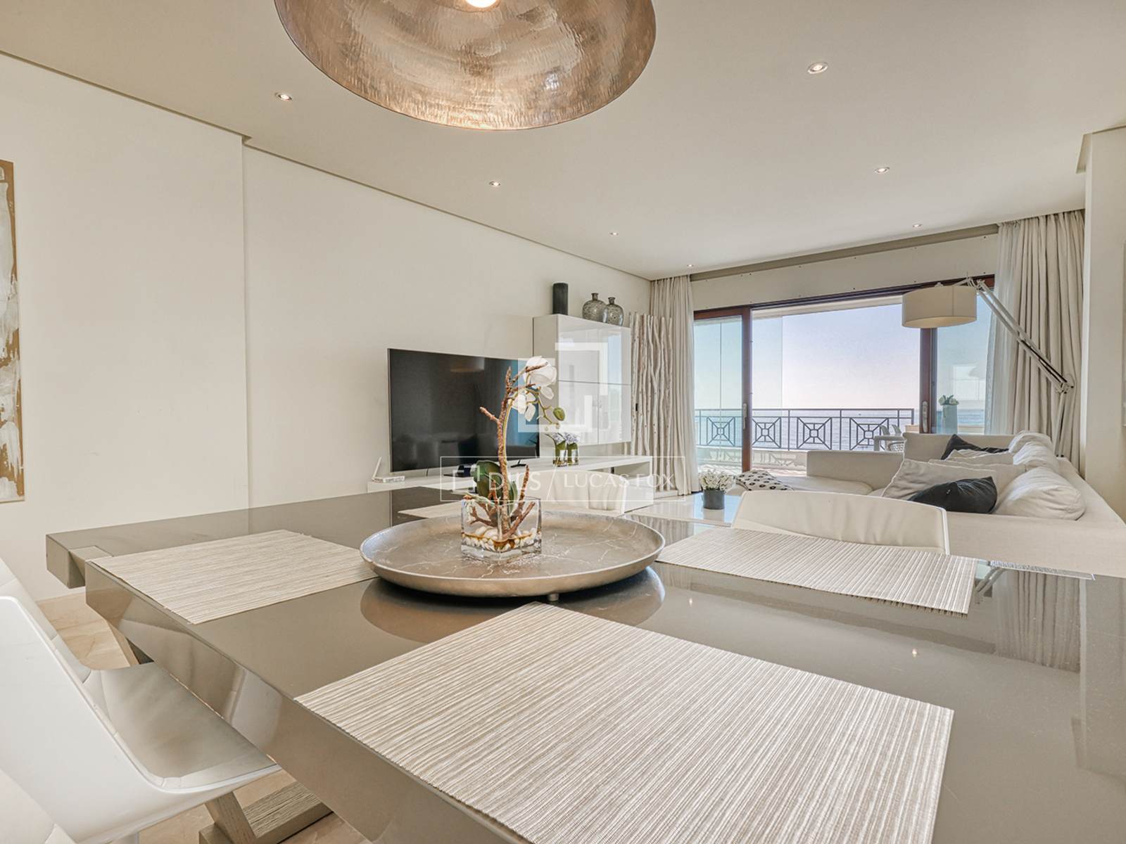 2 Bedrooms Apartment in Av. del Carmen