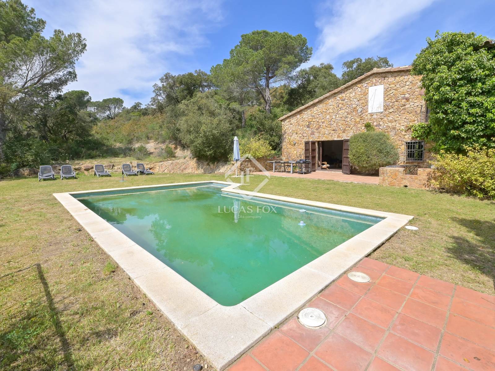 Country house for sale