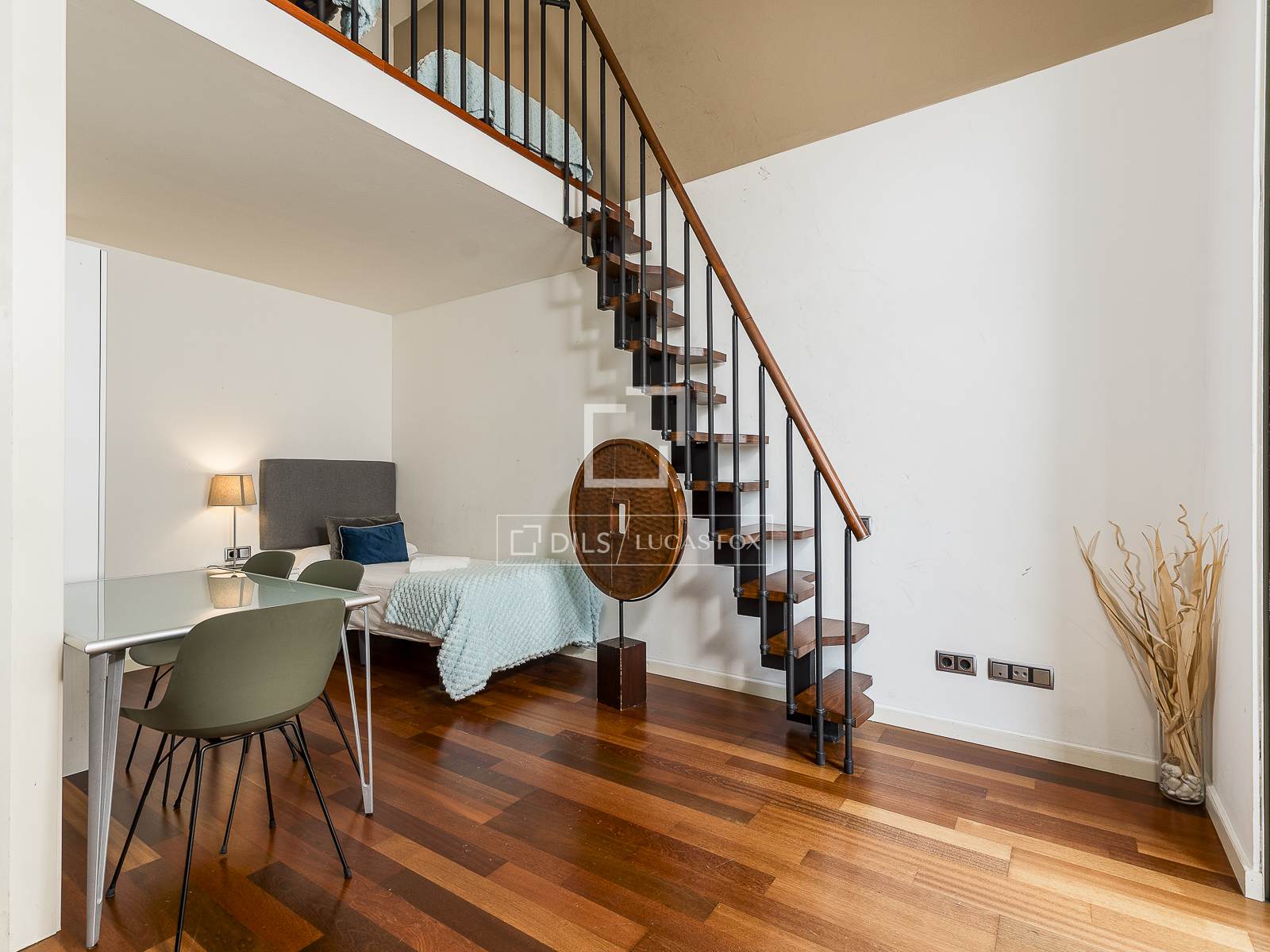 4 Bedrooms Apartment in Ronda Sant Pere