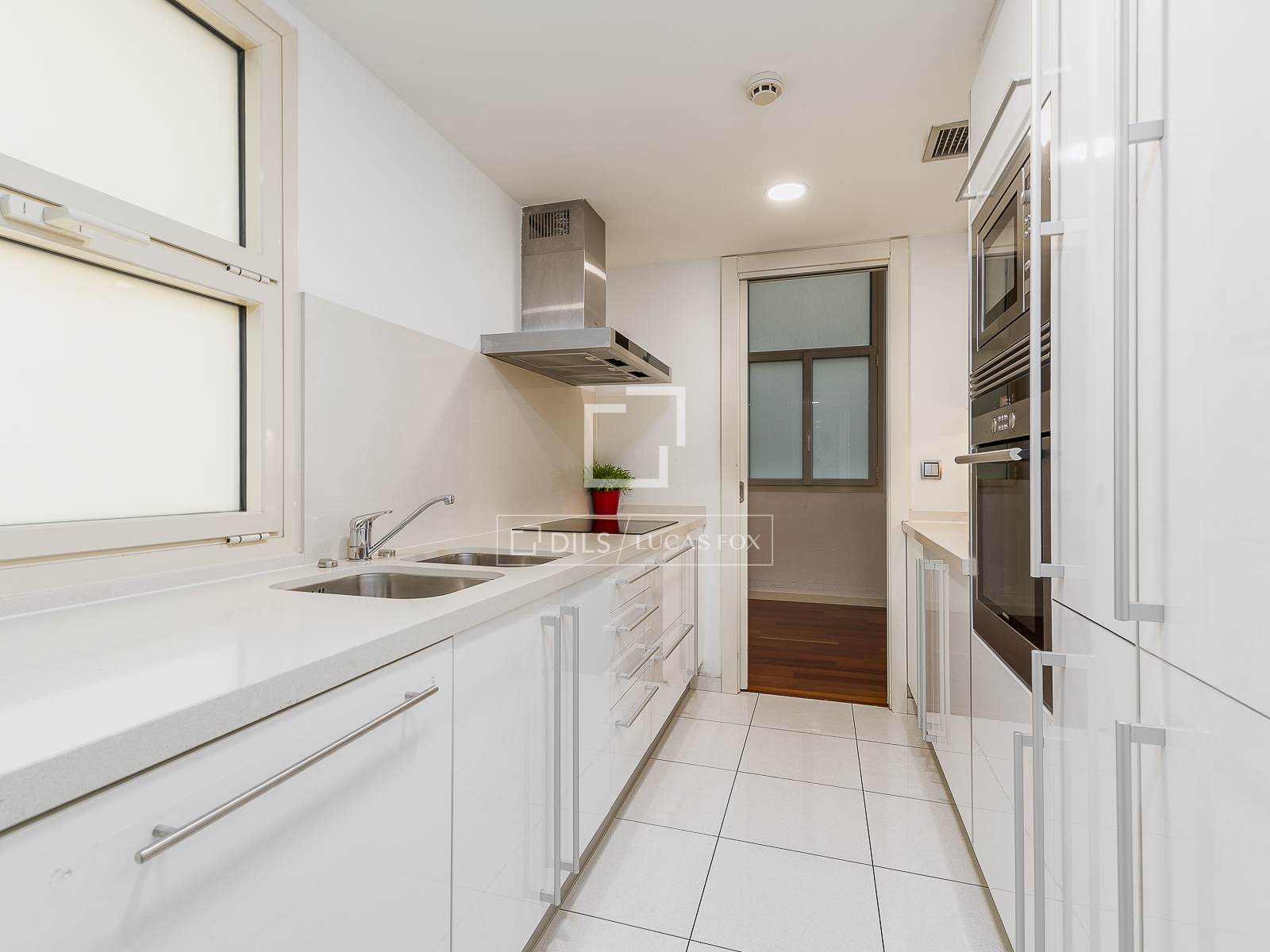 4 Bedrooms Apartment in Ronda Sant Pere