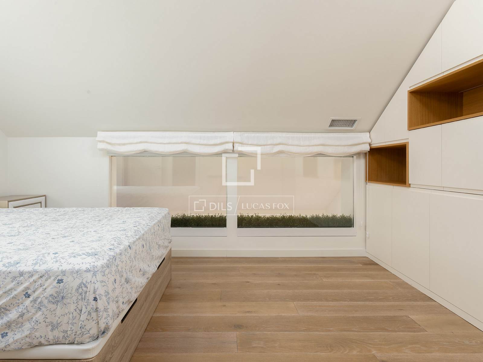 4 Bedrooms Apartment in Raset