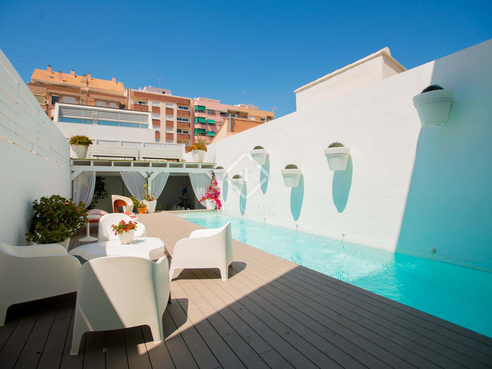 Modernes Haus direkt am Strand in Playa de la Malvarrosa