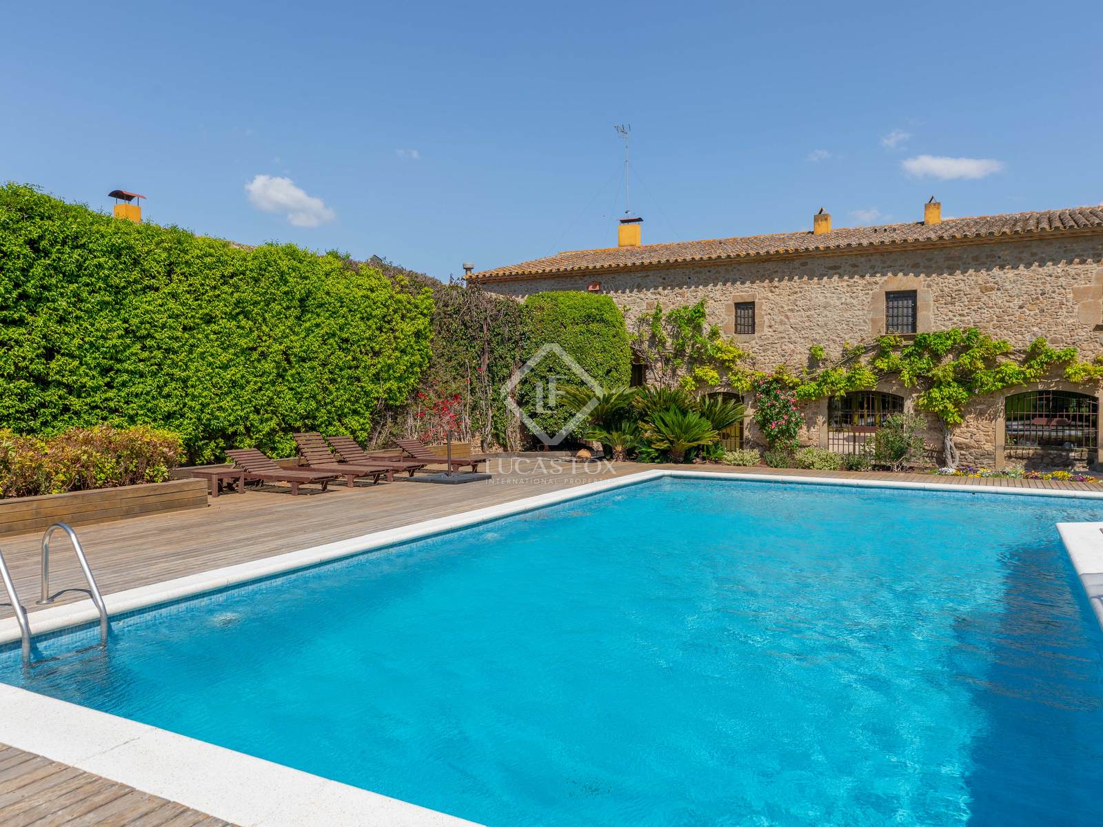 958m Country House For Sale In Baix Empord Girona