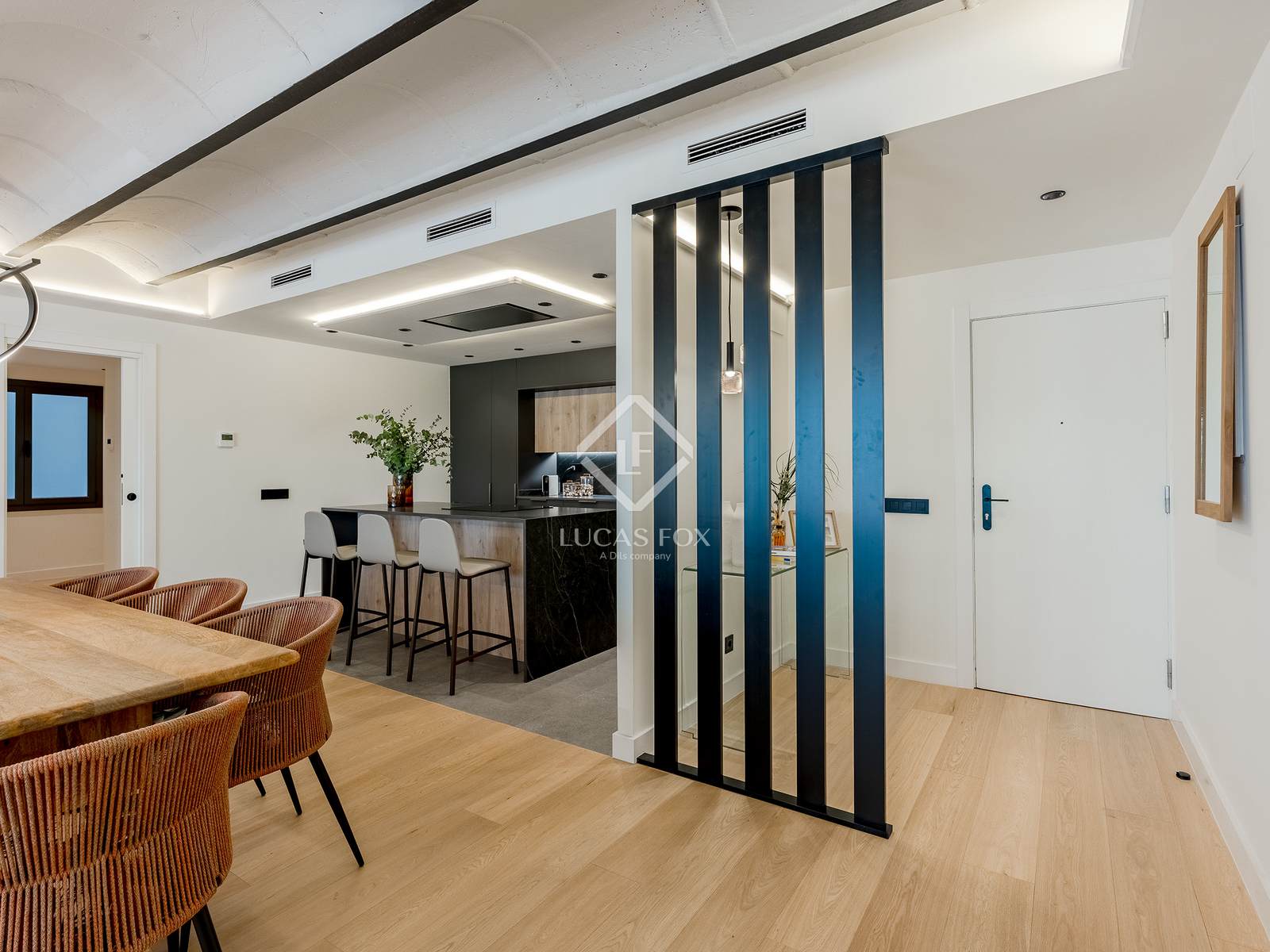 4 Bedrooms Apartment in Aribau