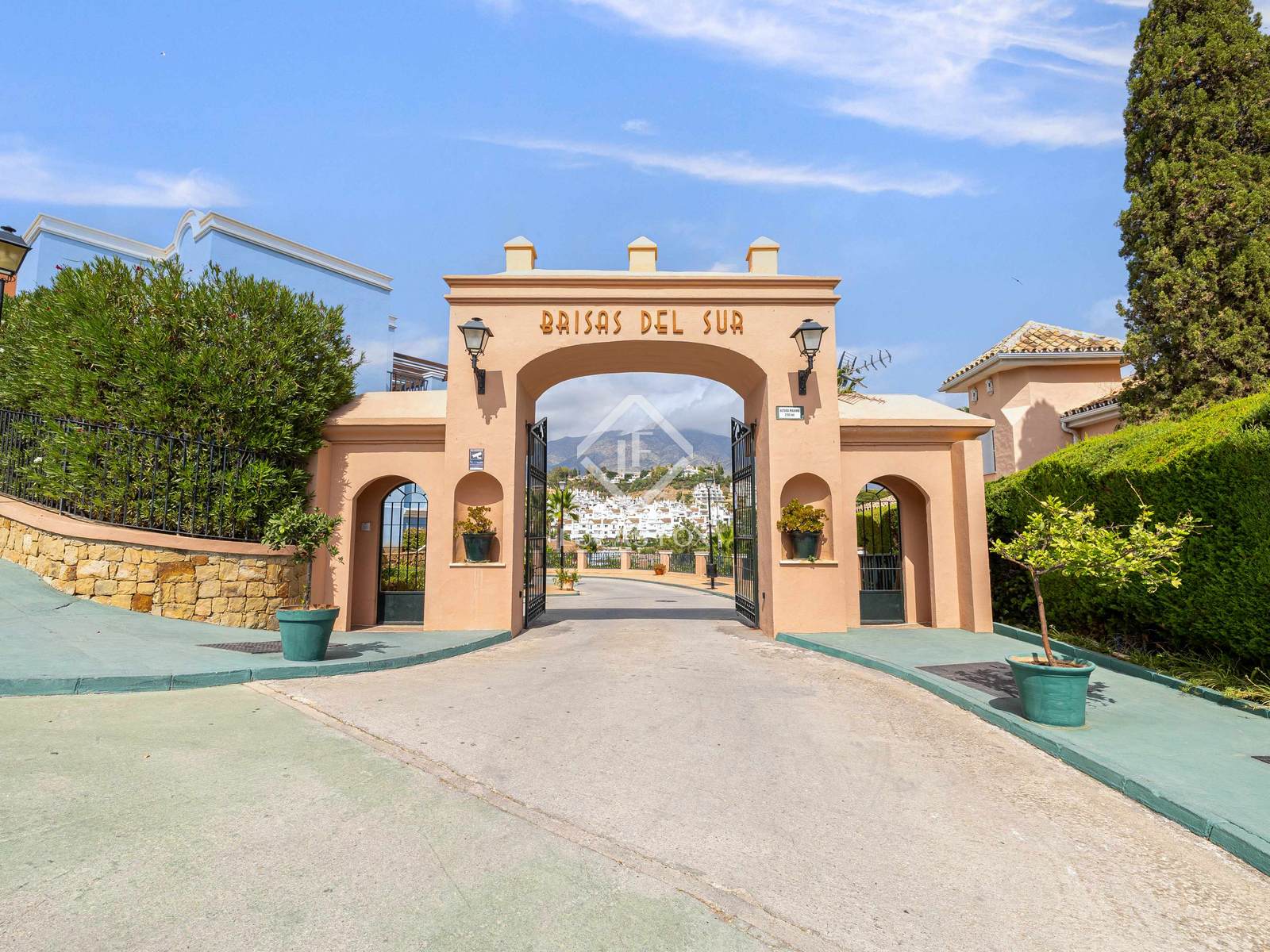 House / Villa for sale