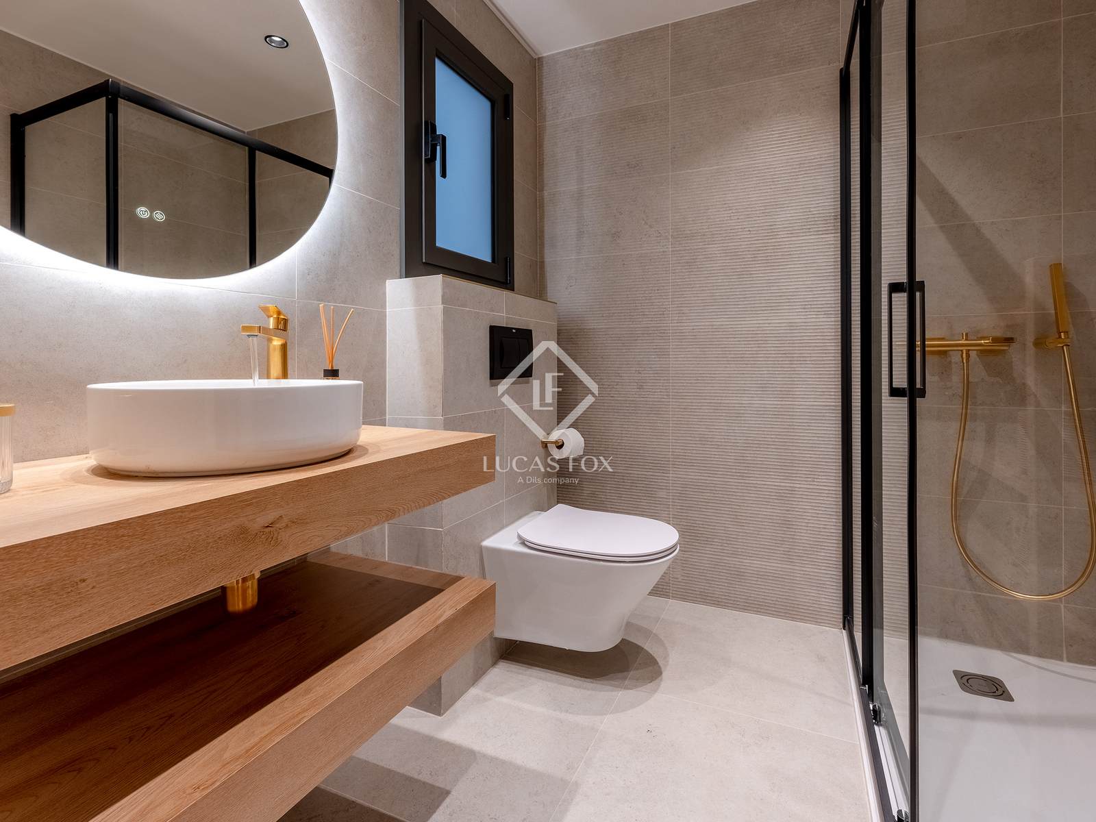 4 Bedrooms Apartment in Aribau