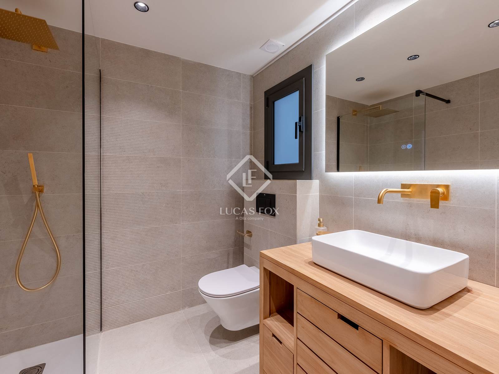 4 Bedrooms Apartment in Aribau