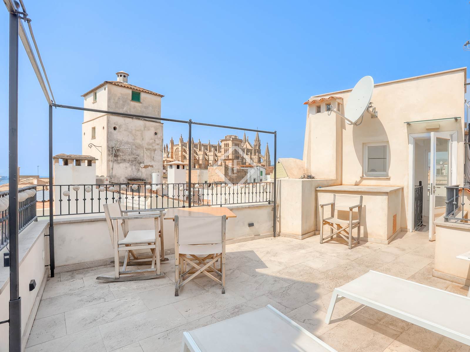 Excellent 2 Bedroom apartment with 23m² terrace for sale in Palma de Mallorca