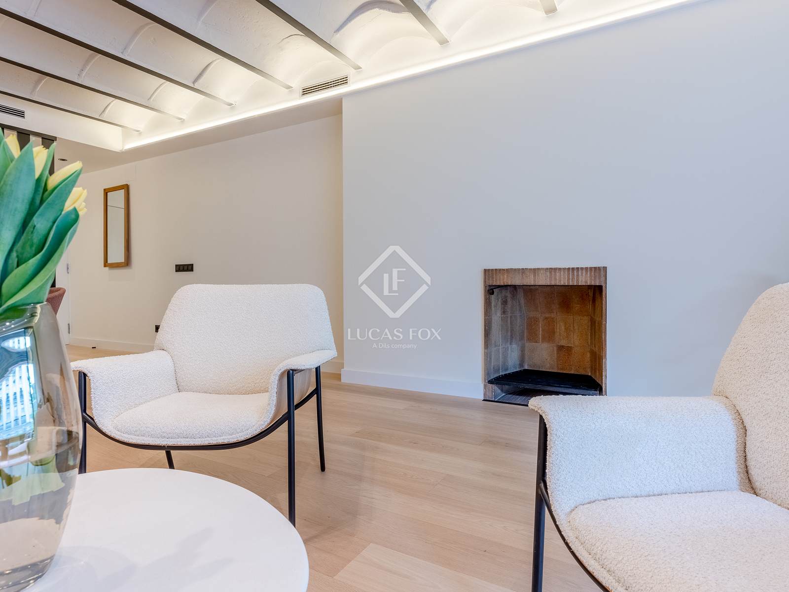 4 Bedrooms Apartment in Aribau