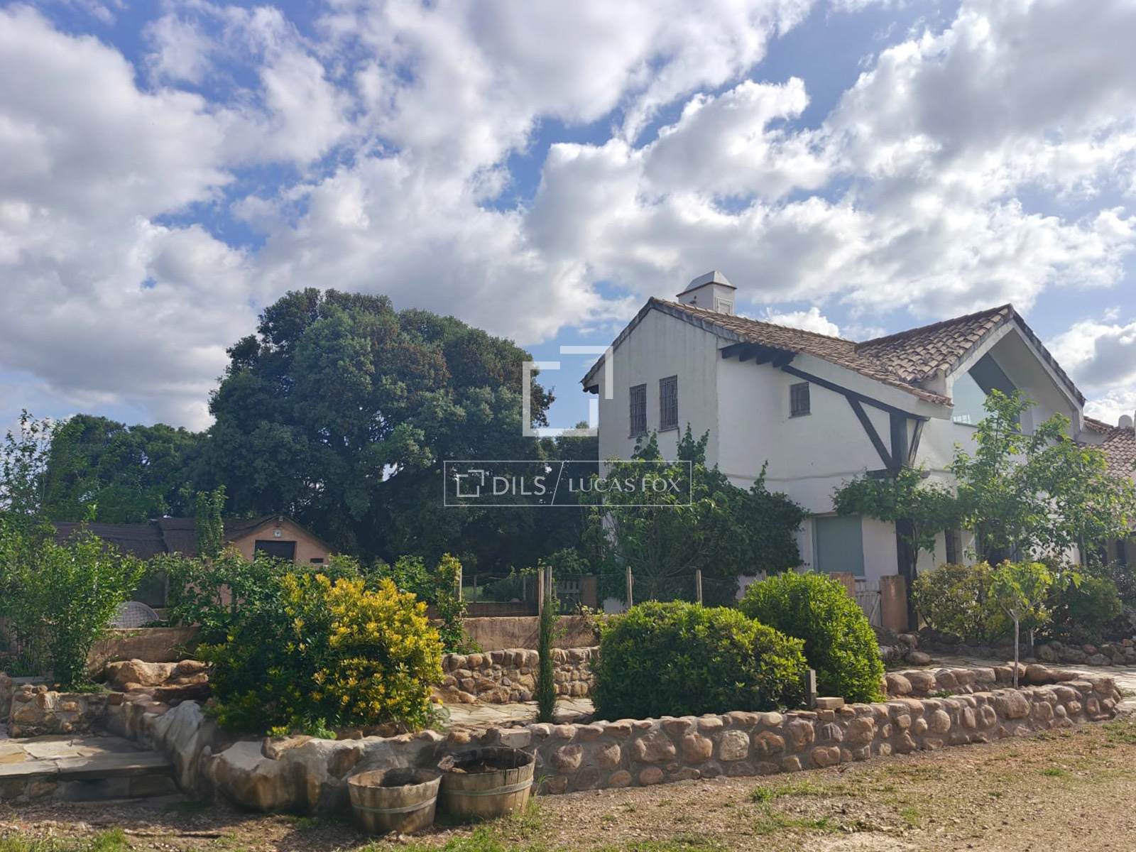 Country house for sale