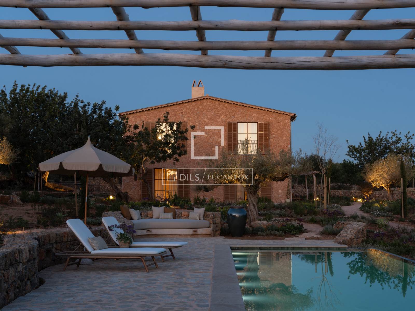 Country house for sale