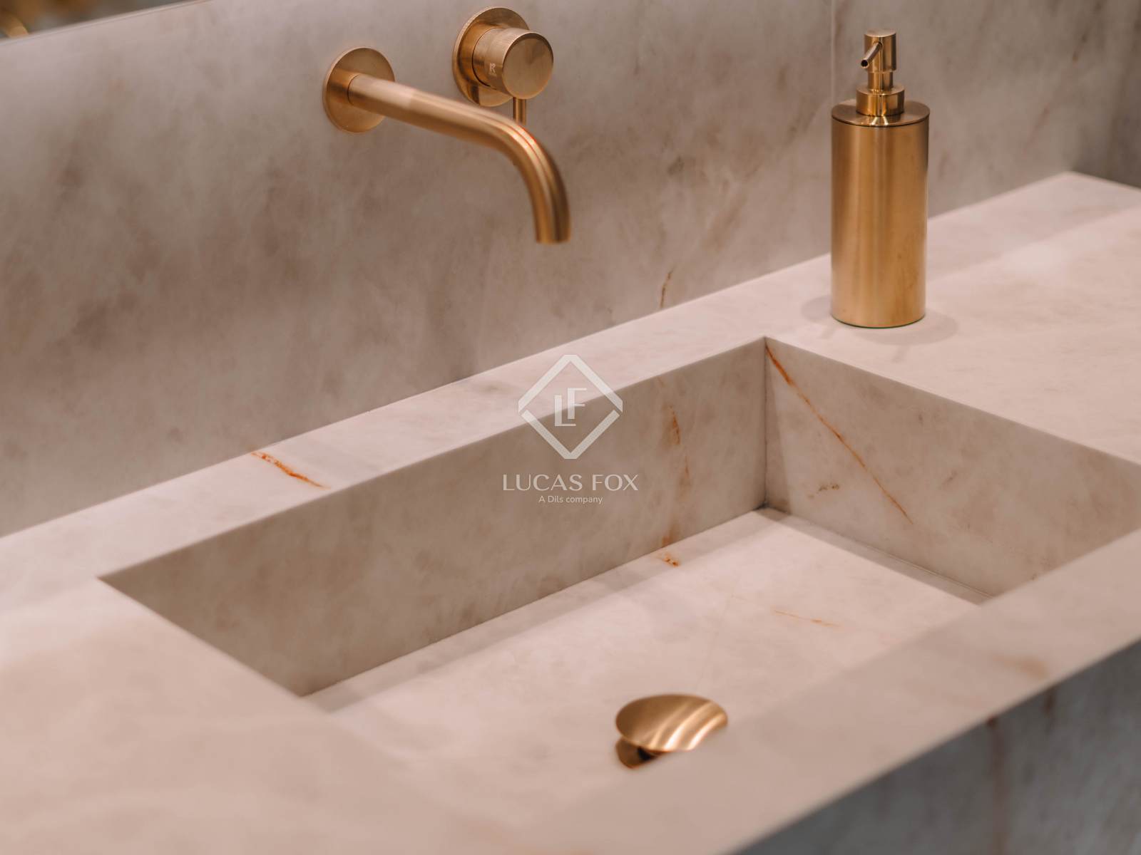 3 Bedrooms Apartment in Via Alemania