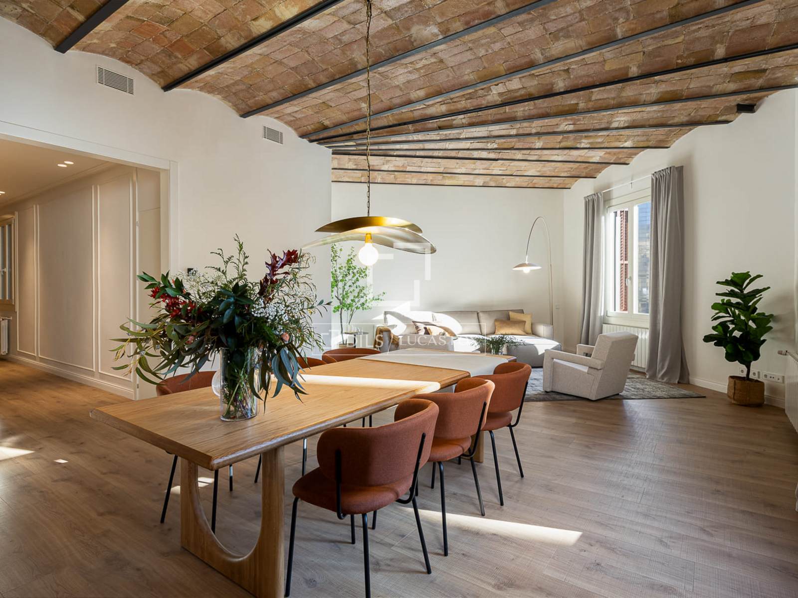 En venta piso en excelentes condiciones con cuatro dormitorios y terraza de 9 m² en l’Eixample Derecho