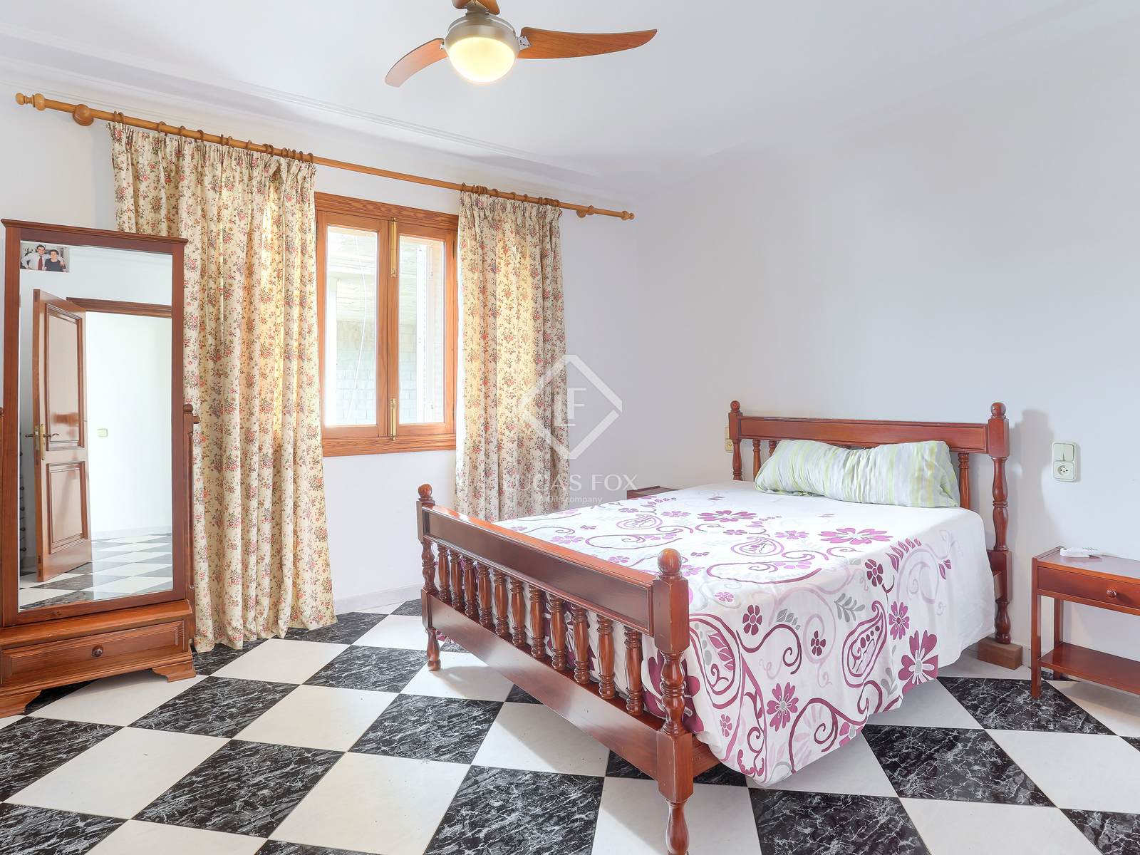  Building in Col.legi