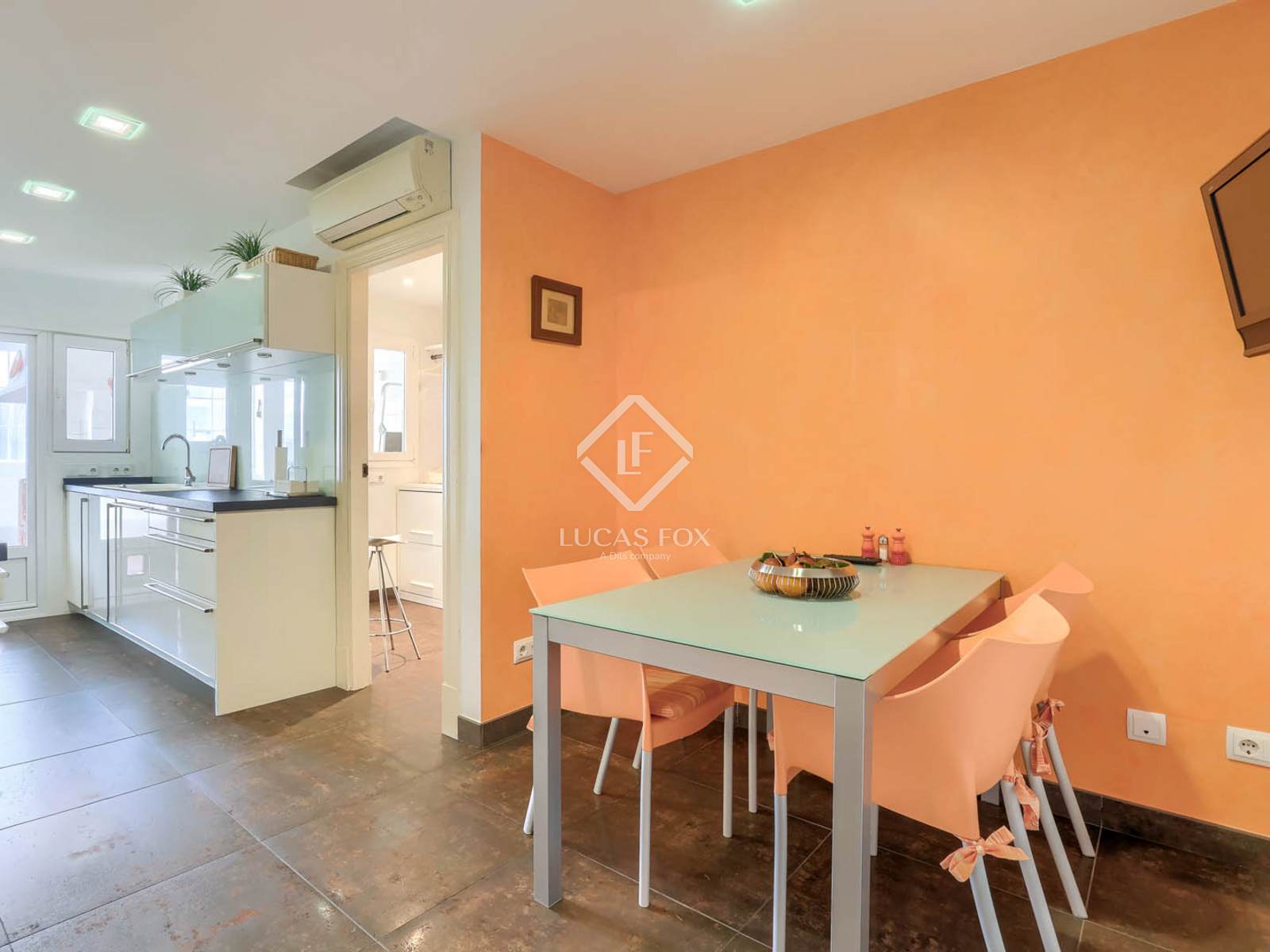 3 Bedrooms Apartment in carrer des barranc