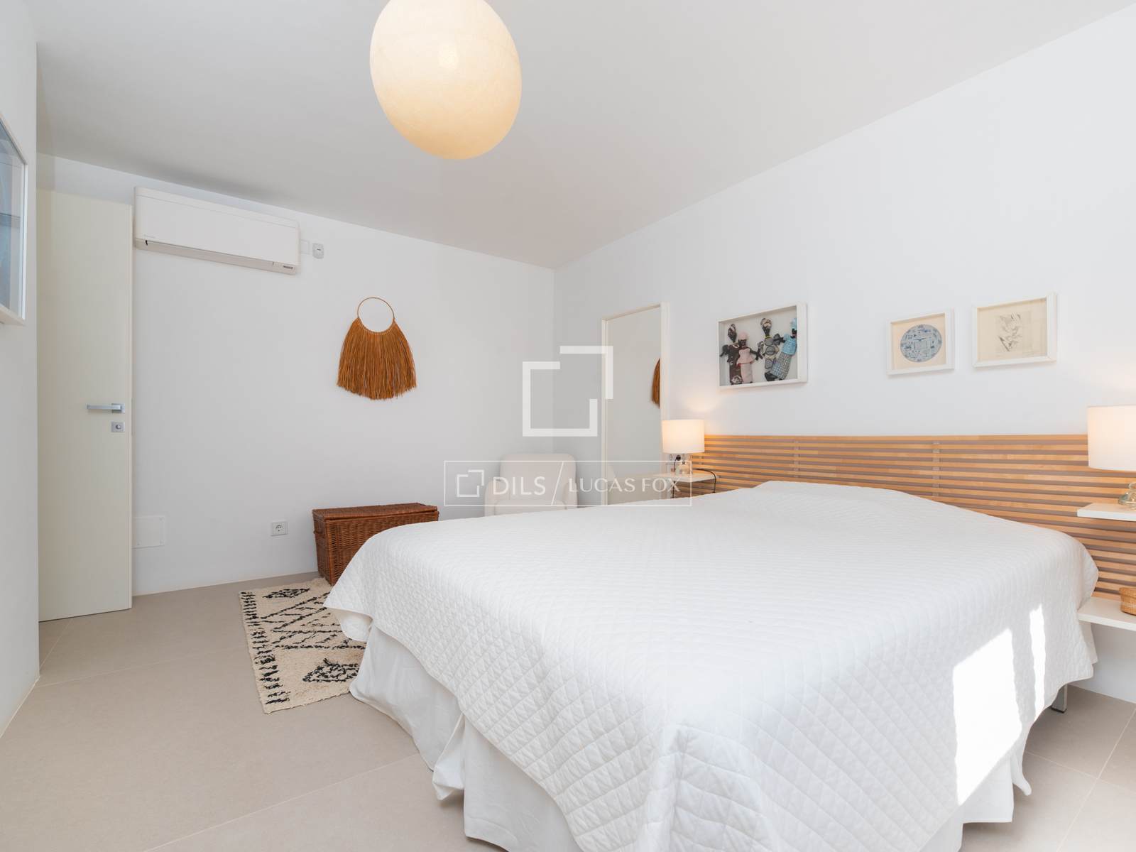 4 Bedrooms House / Villa in CALLE PARIS