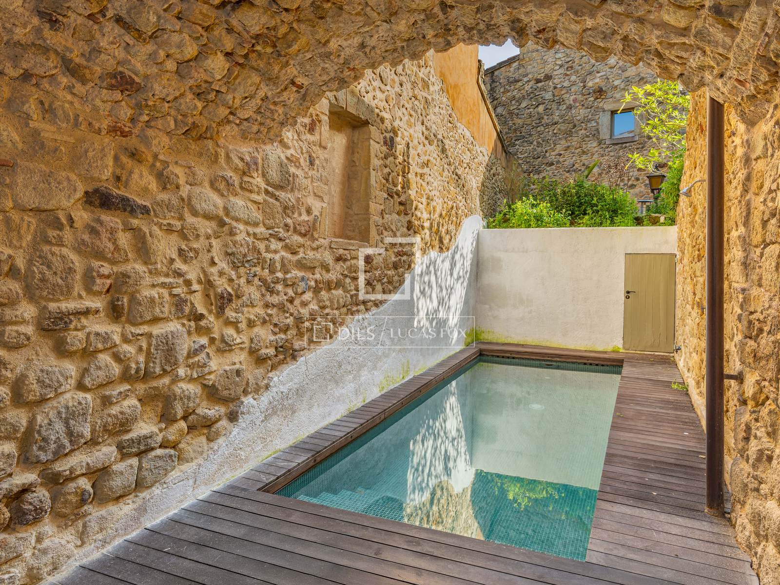 Country house for sale