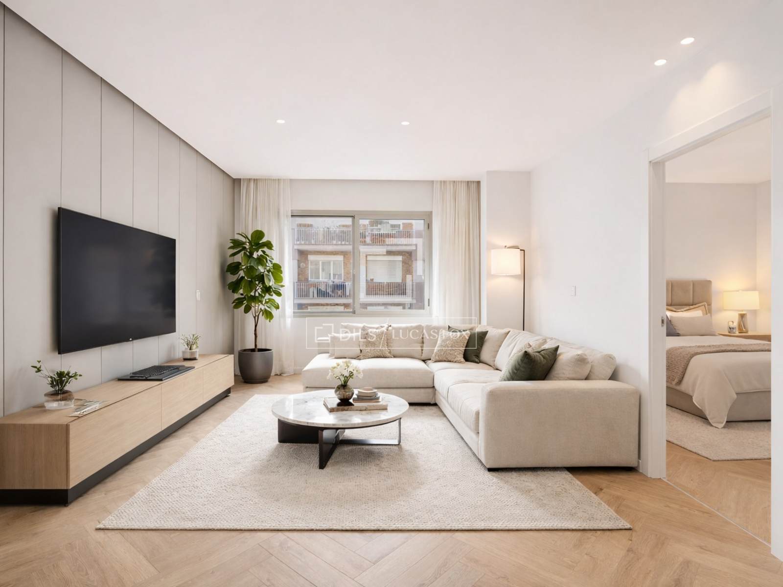 Piso en excelentes condiciones de 3 dormitorios con 7m² terraza en venta en Eixample Derecho