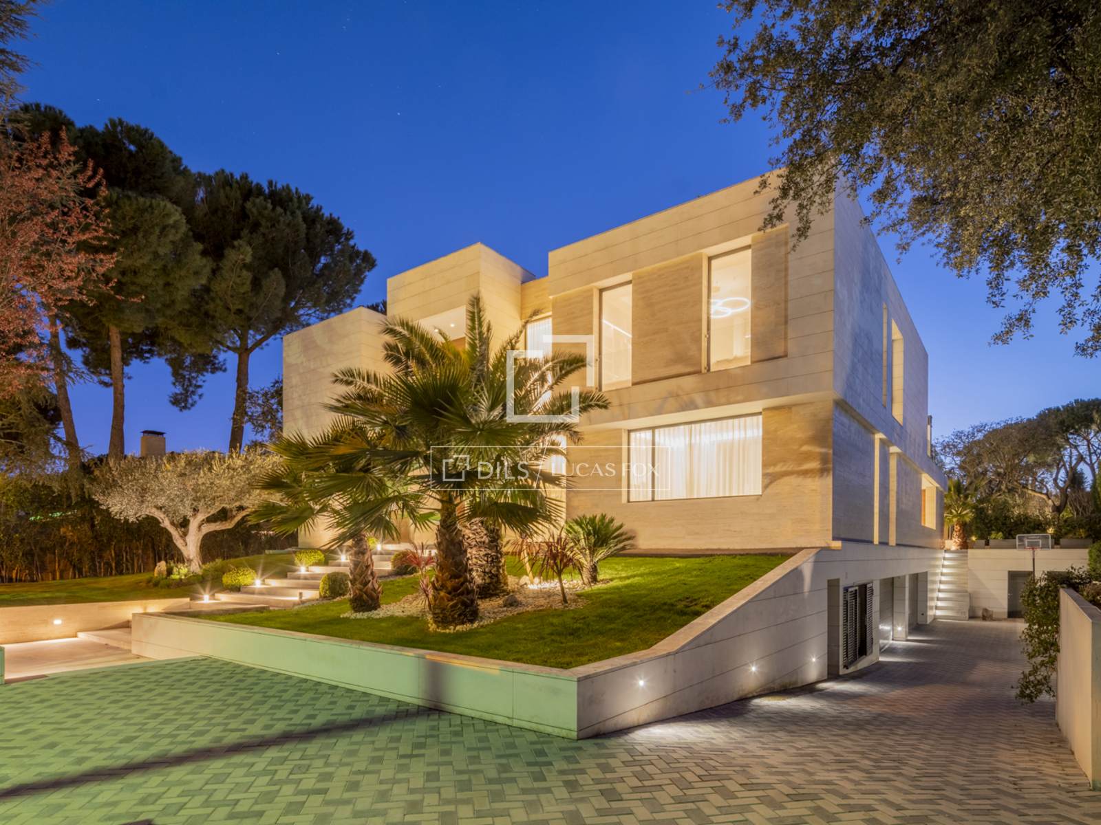 House / Villa for sale