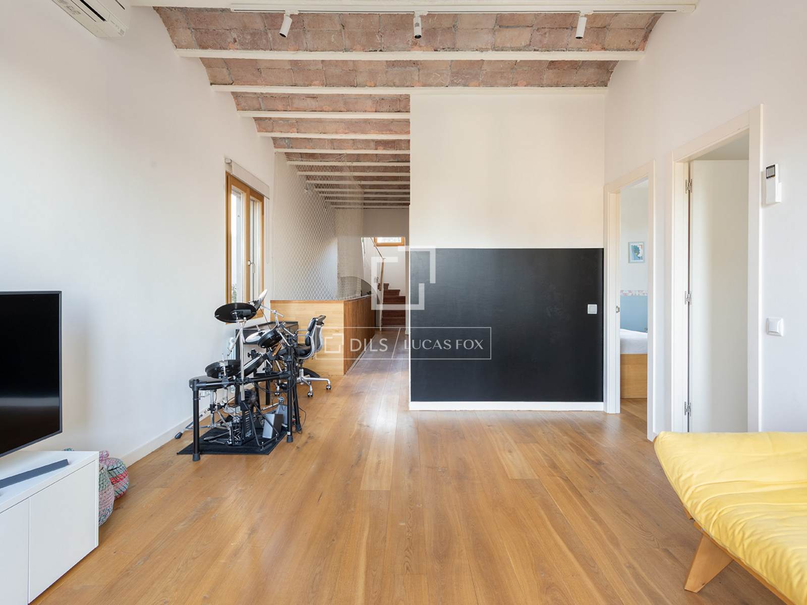 4 Bedrooms House / Villa in Circumval·lació