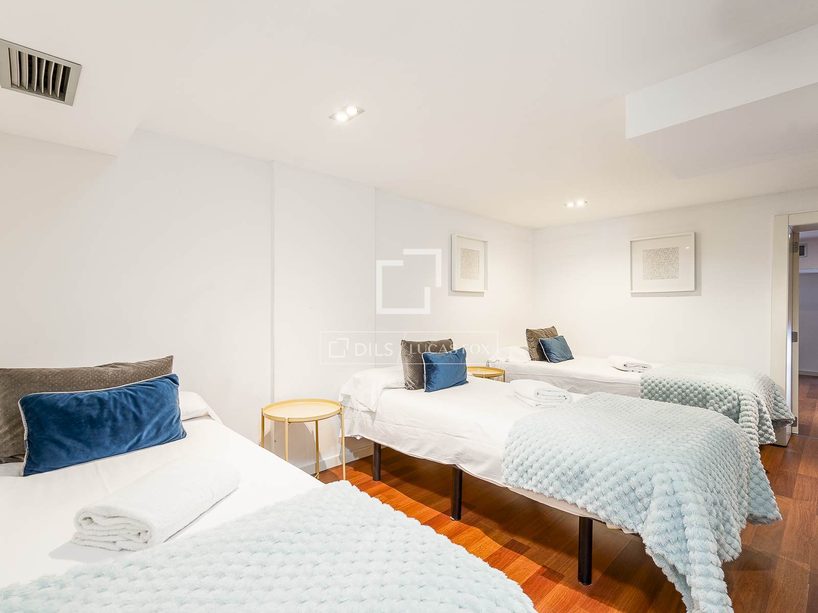 4 Bedrooms Apartment in Ronda Sant Pere