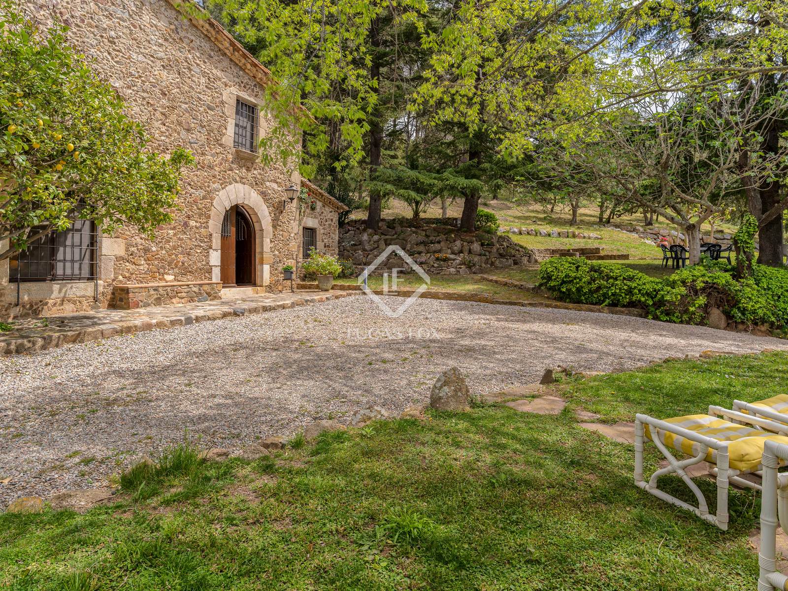Country house for sale