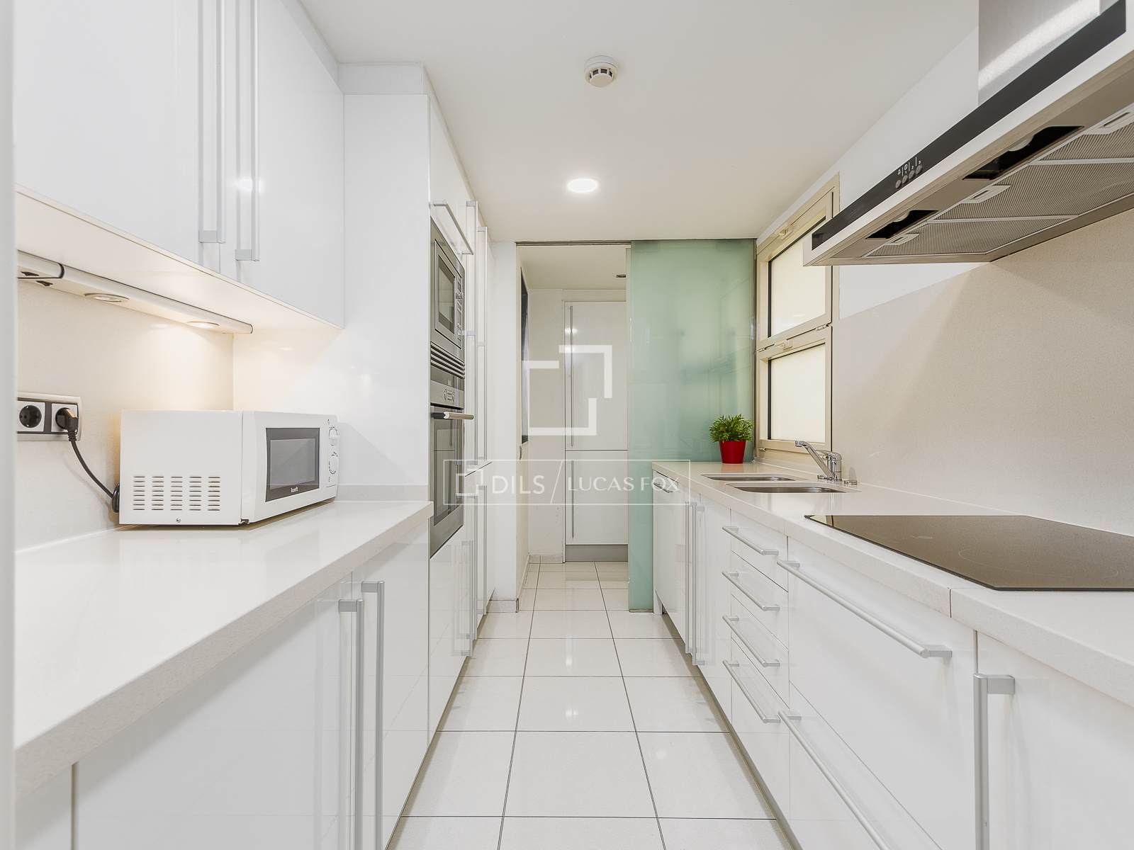 4 Bedrooms Apartment in Ronda Sant Pere