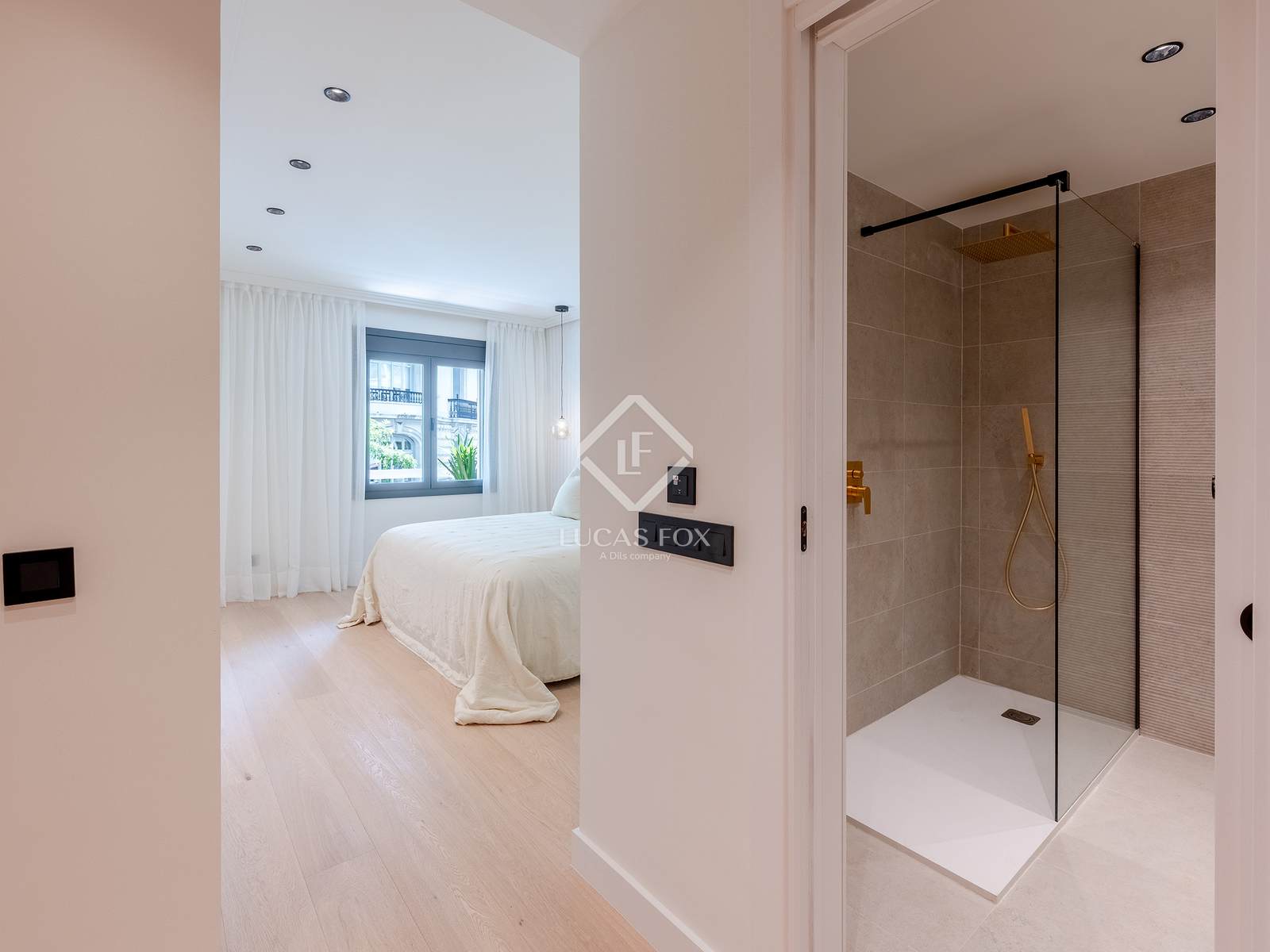 4 Bedrooms Apartment in Aribau