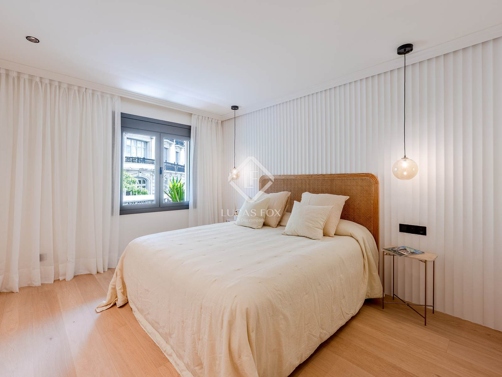 4 Bedrooms Apartment in Aribau