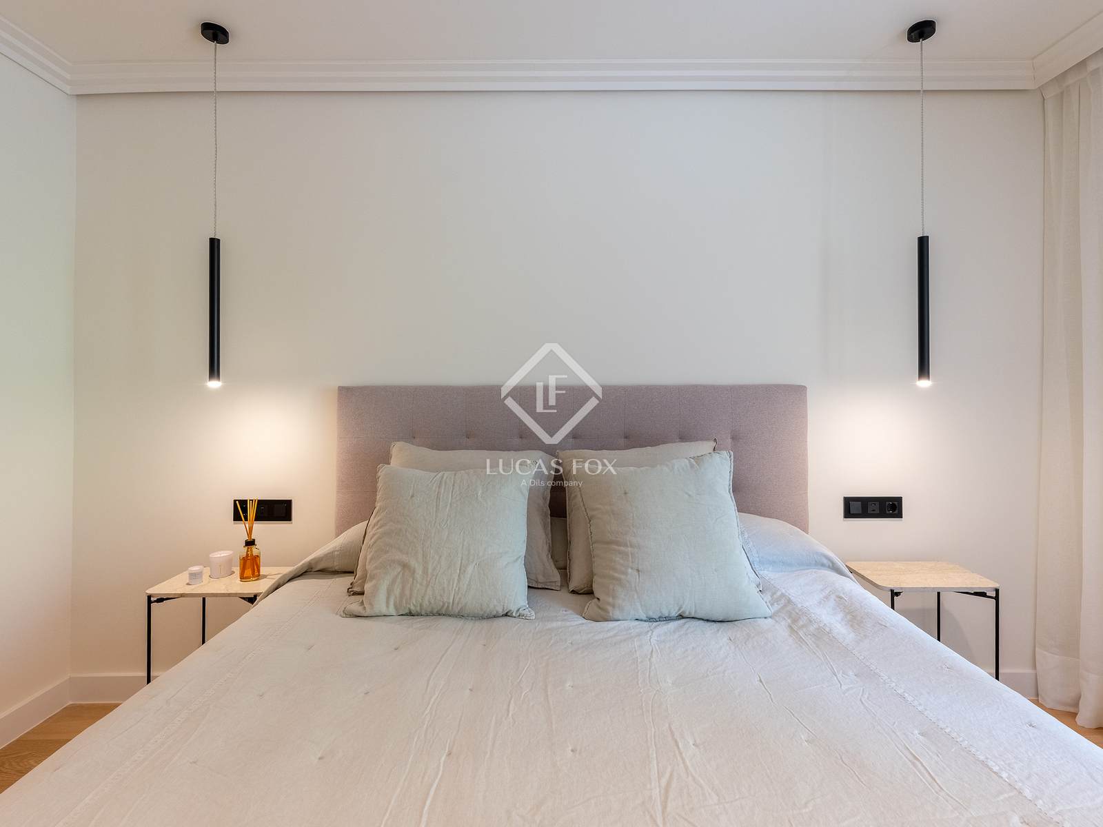 4 Bedrooms Apartment in Aribau