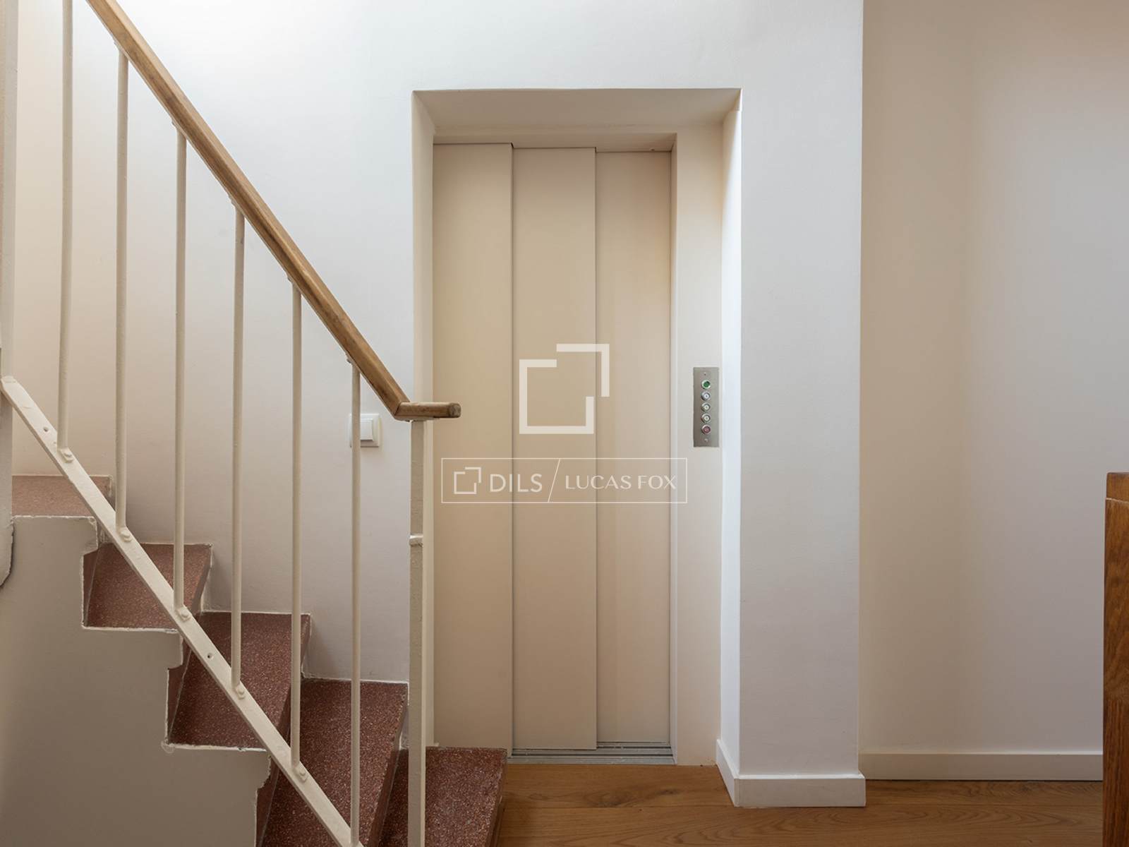 4 Bedrooms House / Villa in Circumval·lació