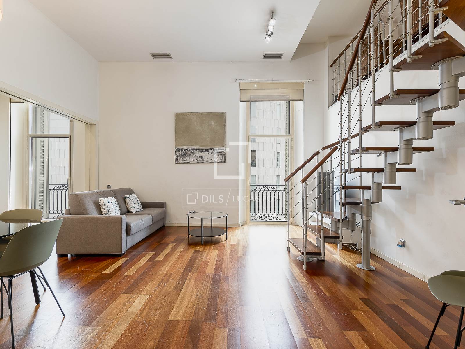 4 Bedrooms Apartment in Ronda Sant Pere