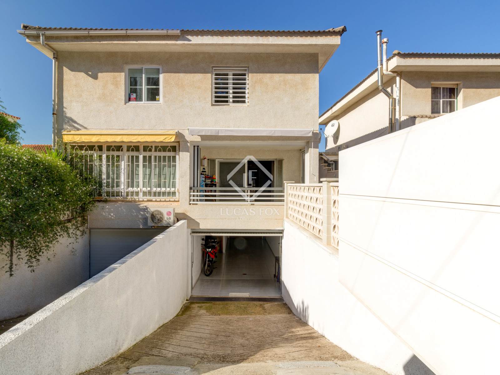 Garage : Image of the property