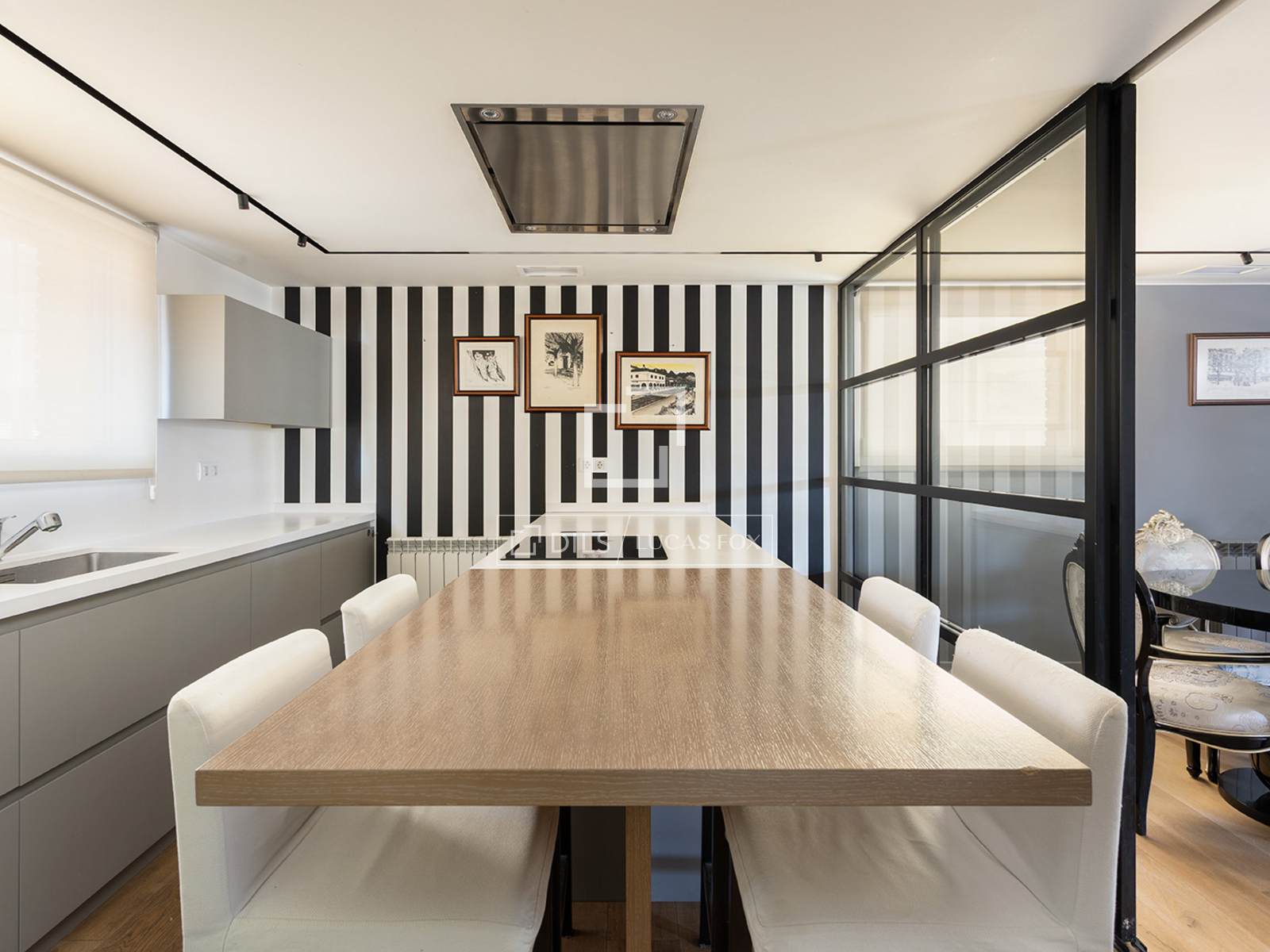 4 Bedrooms Apartment in Raset