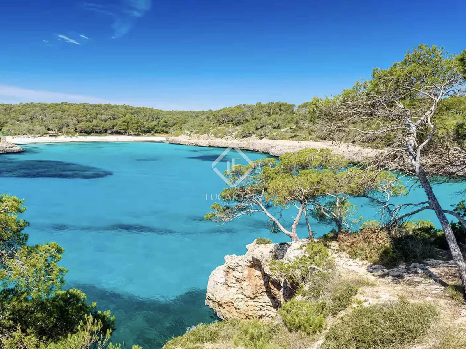 4 Bedrooms House / Villa in carrer baronia de terrades