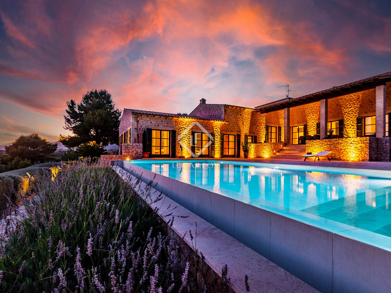 Country house for sale