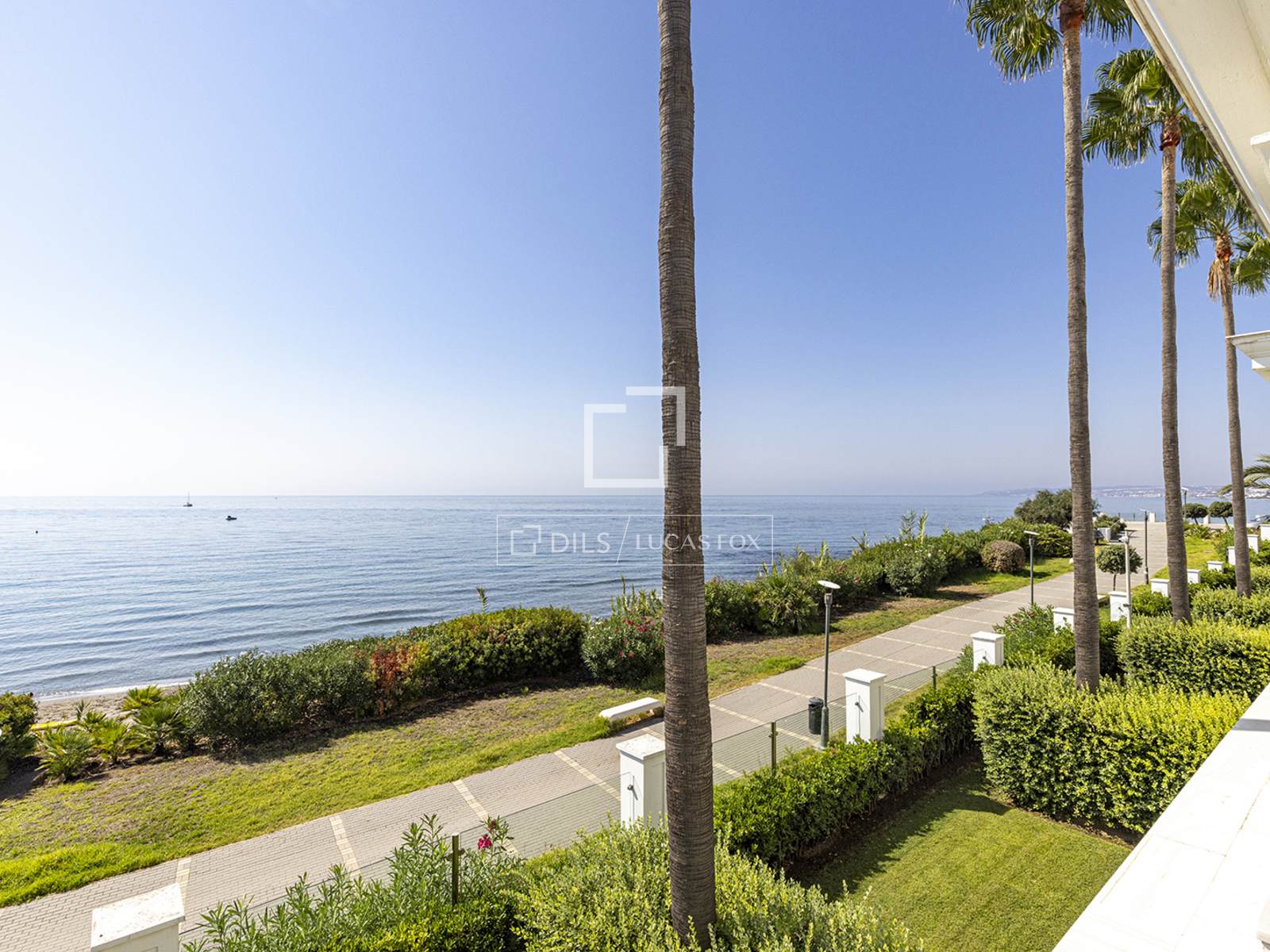 2 Bedrooms Apartment in Av. del Carmen