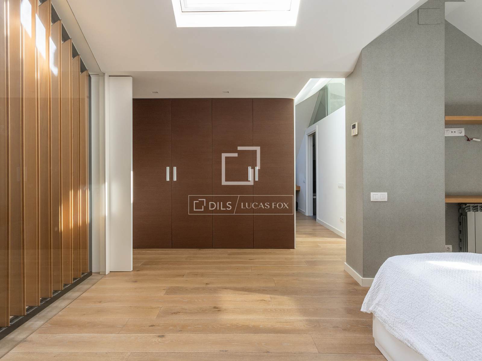 4 Bedrooms Apartment in Raset