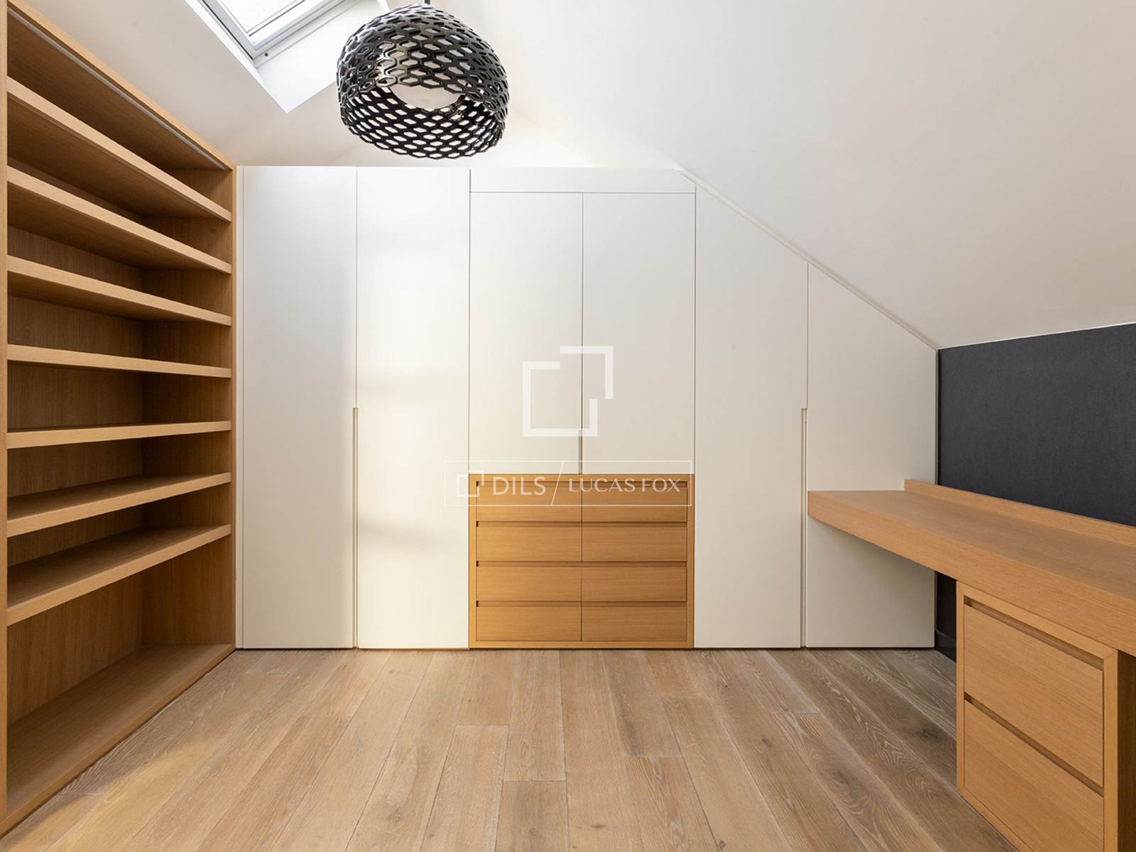 4 Bedrooms Apartment in Raset