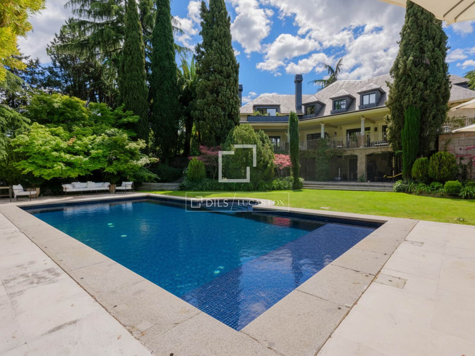 House / Villa for sale