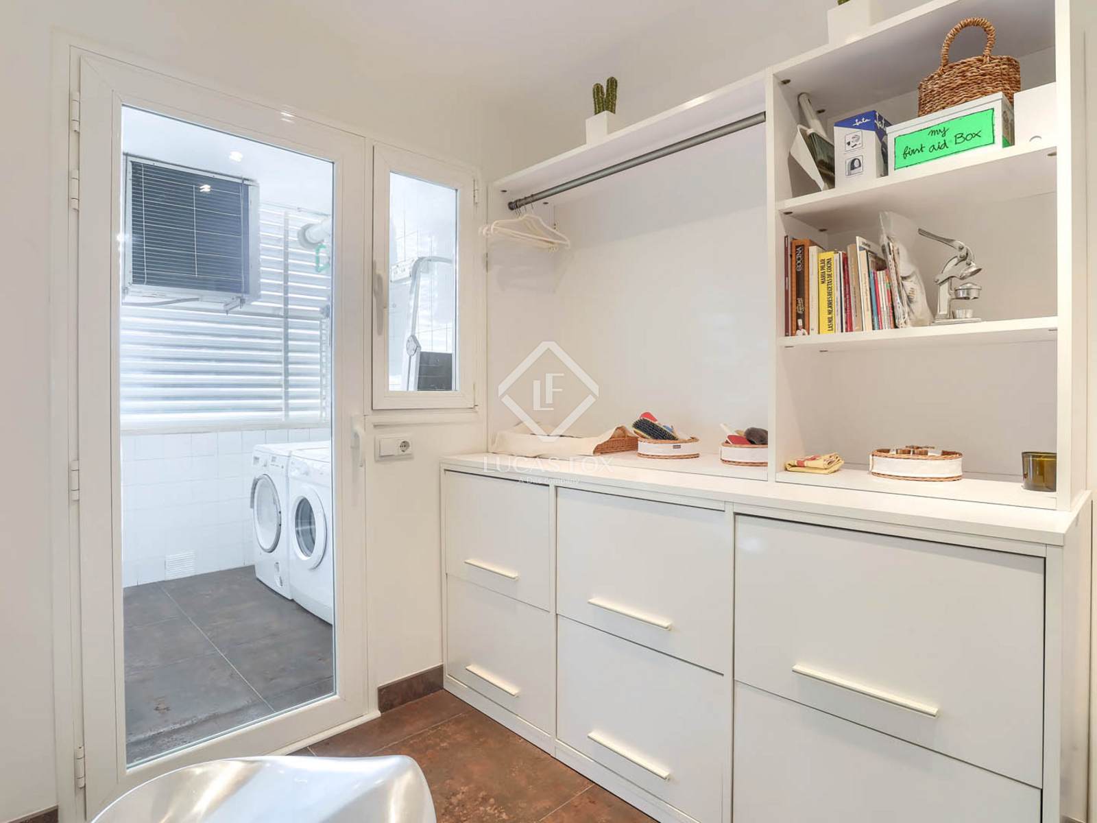 3 Bedrooms Apartment in carrer des barranc