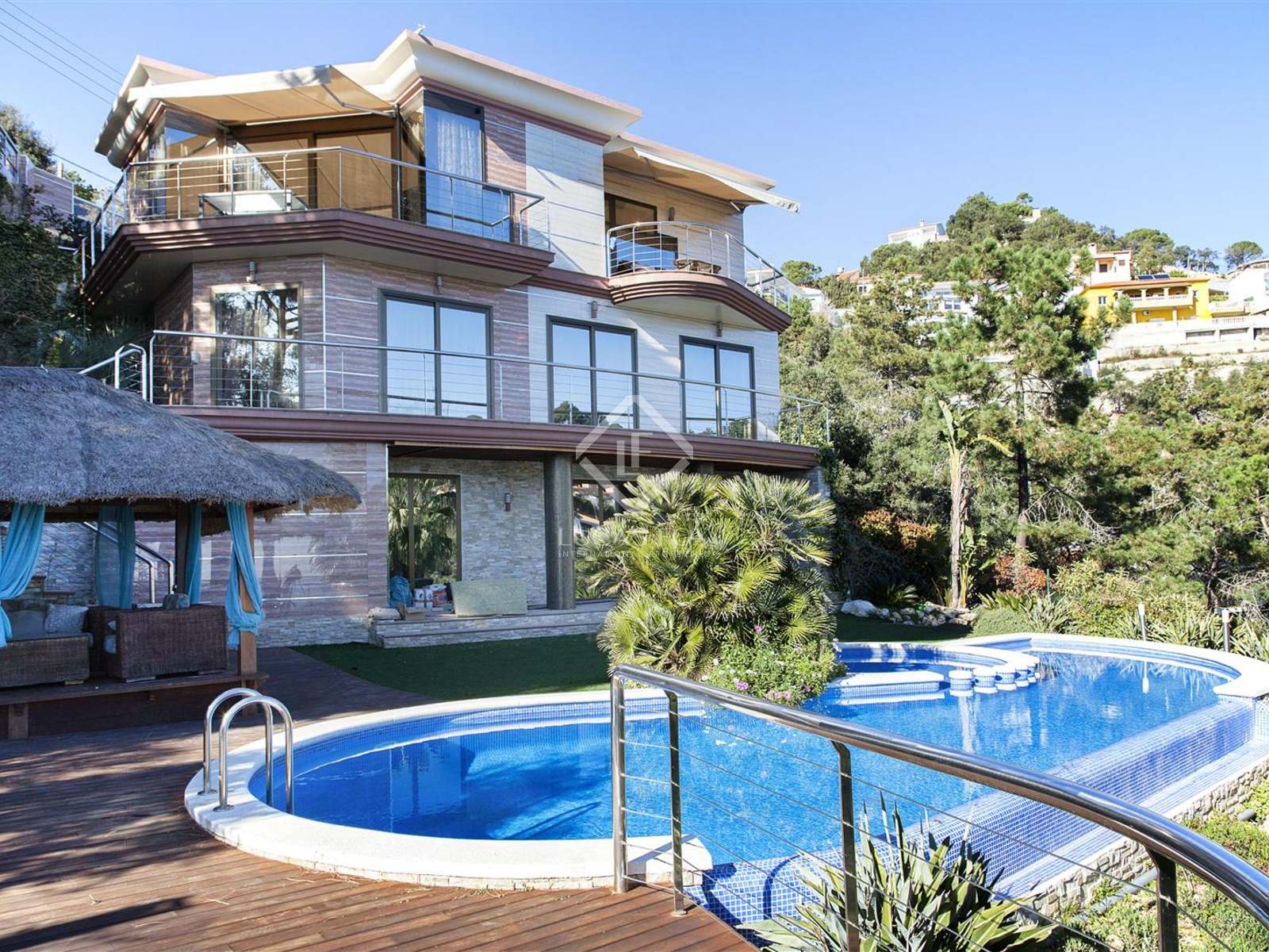 408m² Haus / Villa zum Verkauf in Lloret de Mar / Tossa de Mar