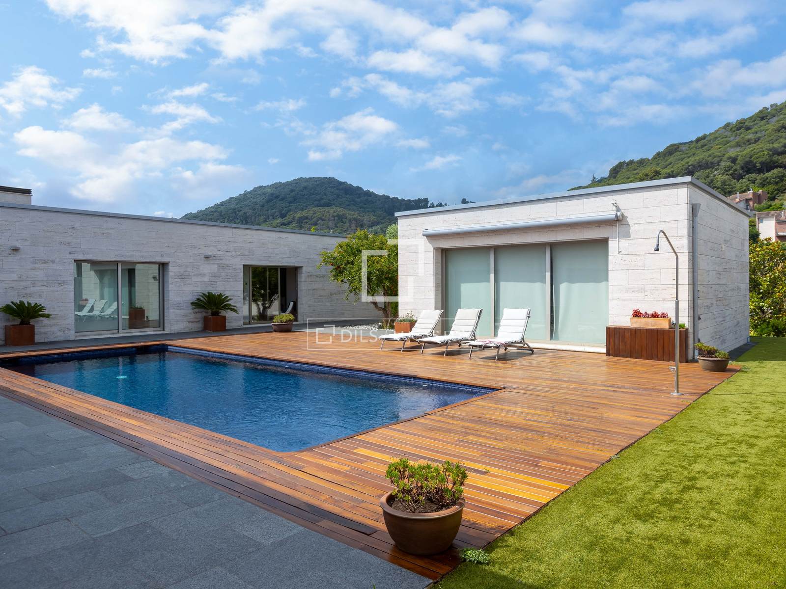 House / Villa for sale