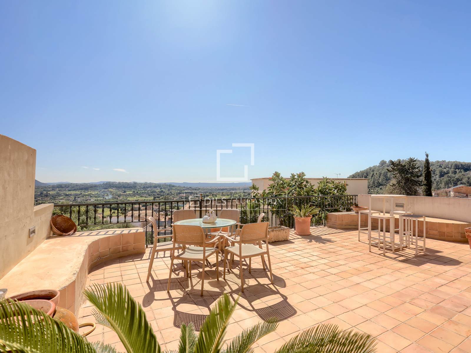 Country house for sale