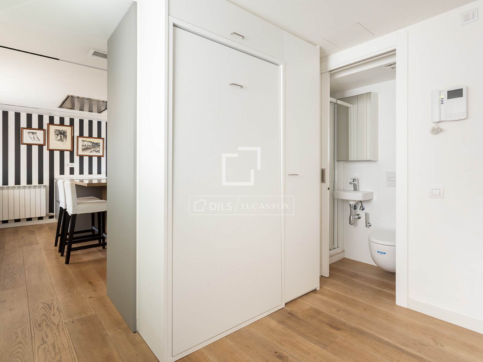 4 Bedrooms Apartment in Raset