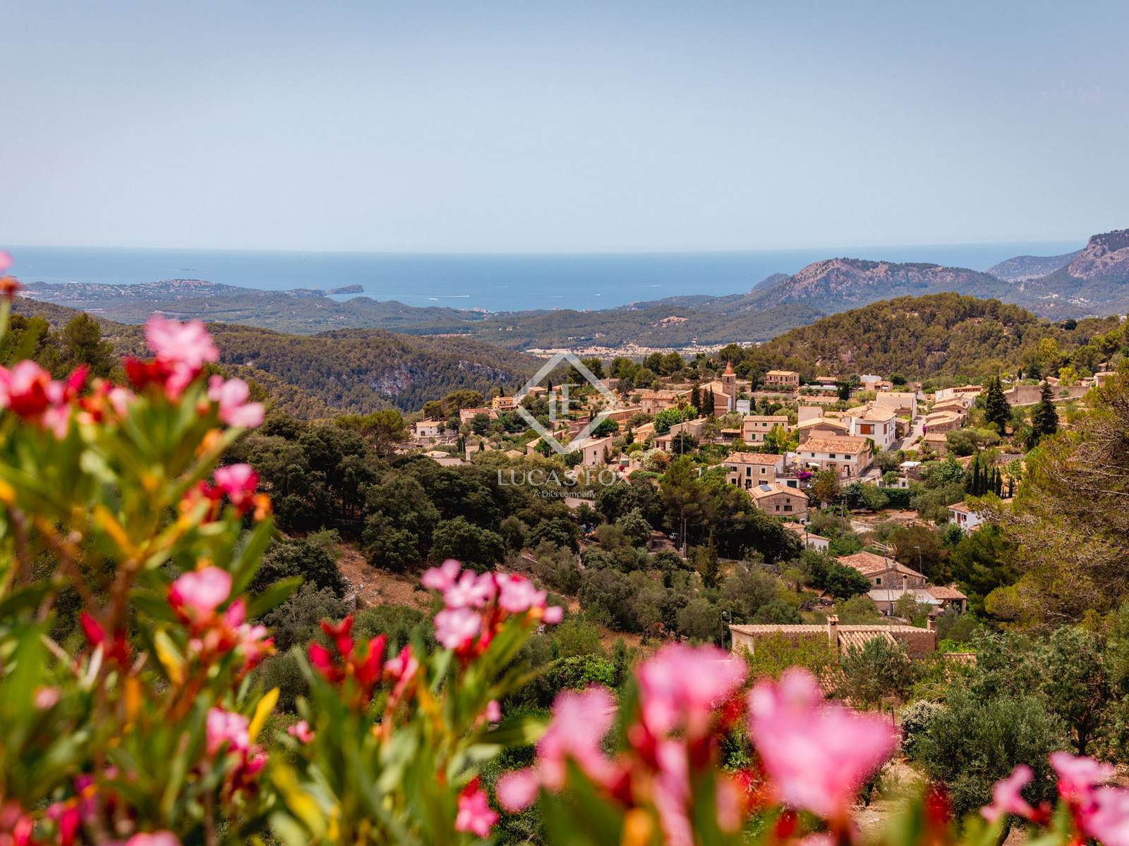 4 Bedrooms House / Villa in carrer baronia de terrades